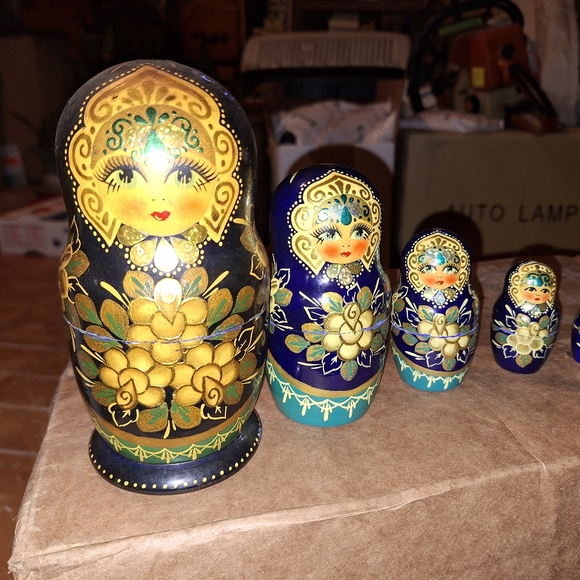 Russian nesting dolls all original an authentic - Picture 3 of 4